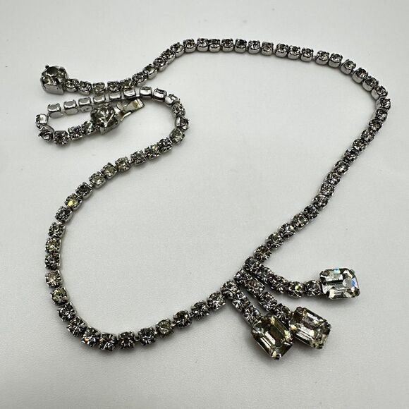 SALE Vintage 15” rhinestone necklace! - Picture 4 of 13